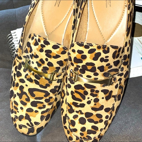Beautiful Leopard Print Loafers - Picture 9 of 11